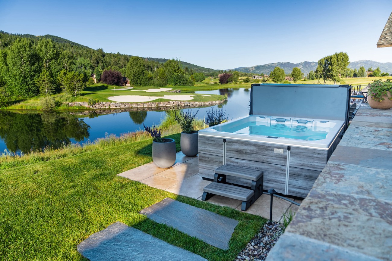 Best Reliable Hot Tubs